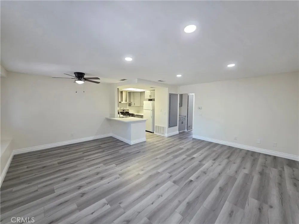 44036 25th W Lancaster, CA 93536
