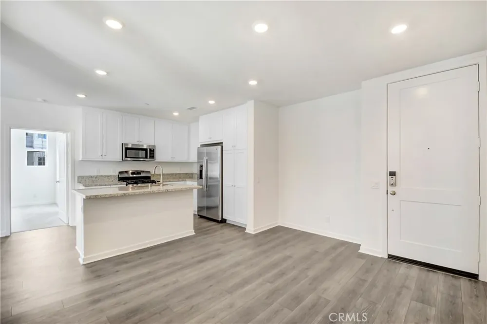 4127 E Circle Paseo #202 Ontario, CA 91764