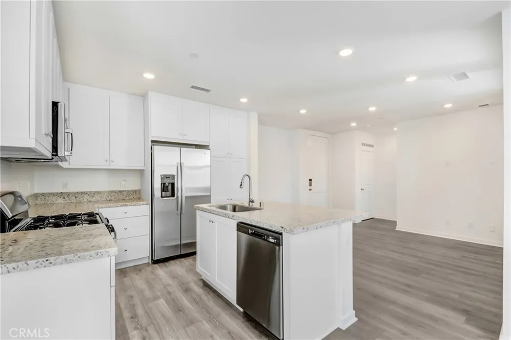 4127 E Circle Paseo #202 Ontario, CA 91764