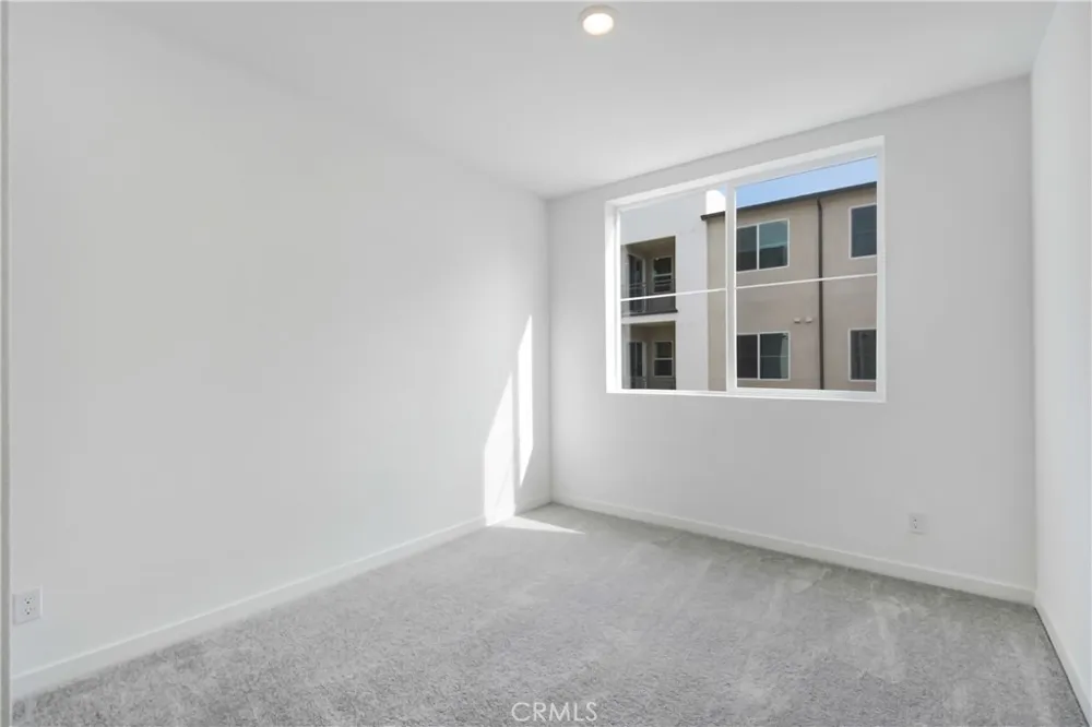 4127 E Circle Paseo #202 Ontario, CA 91764