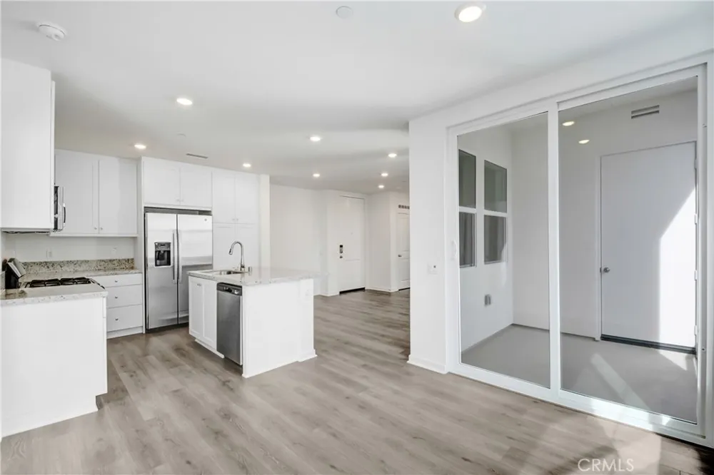 4127 E Circle Paseo #202 Ontario, CA 91764