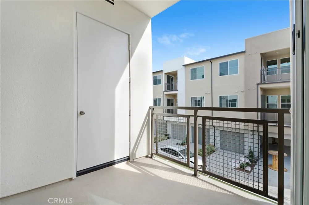 4127 E Circle Paseo #202 Ontario, CA 91764
