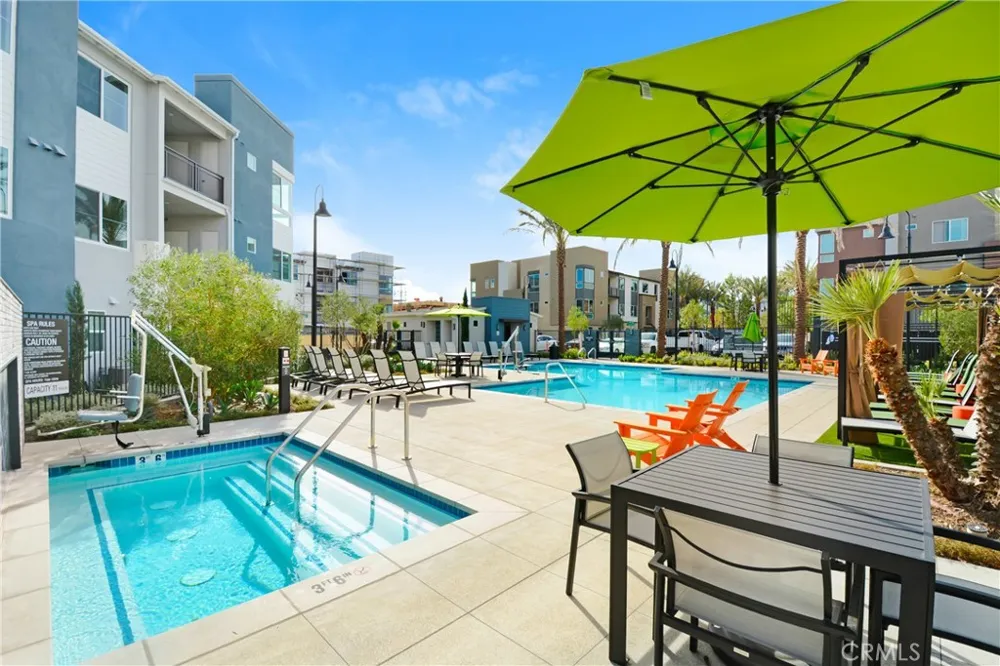 4127 E Circle Paseo #202 Ontario, CA 91764
