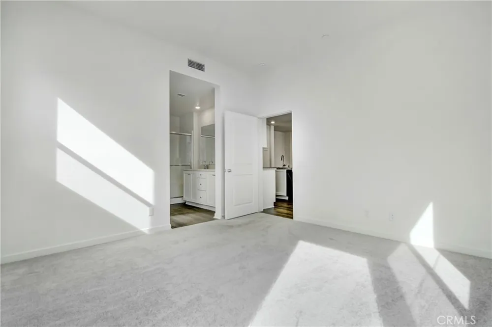 4127 E Circle Paseo #202 Ontario, CA 91764