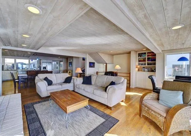 339 Beach Drive Aptos, CA 95003