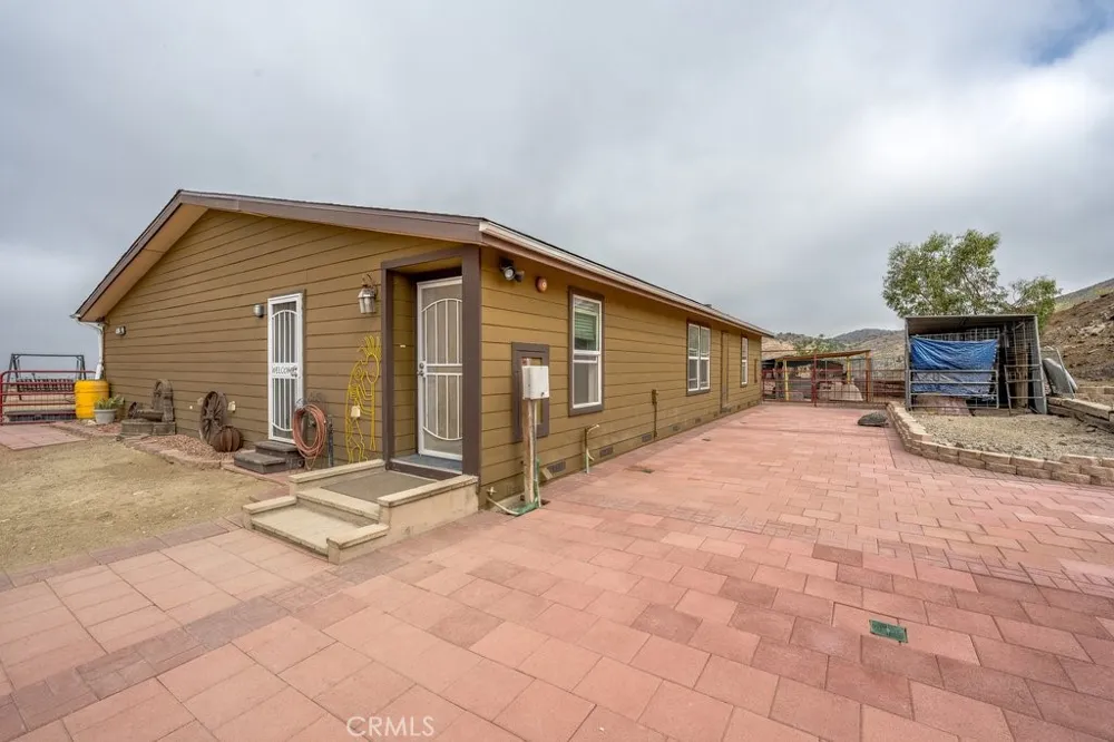 33330 Palen Agua Dulce, CA 91350