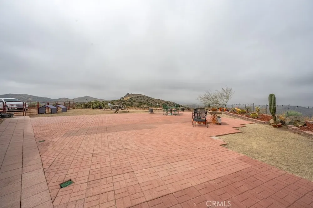 33330 Palen Agua Dulce, CA 91350