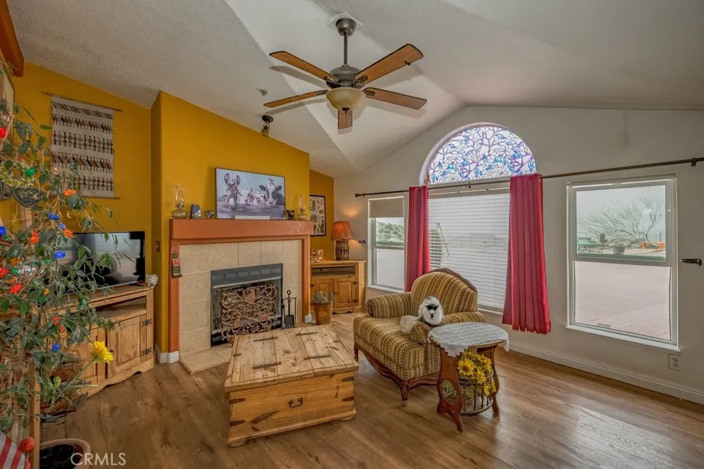 33330 Palen Agua Dulce, CA 91350