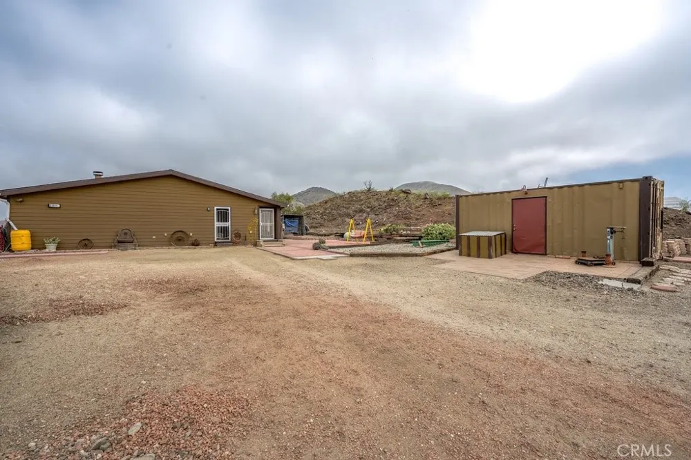 33330 Palen Agua Dulce, CA 91350