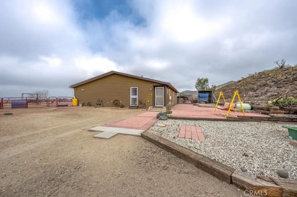 33330 Palen Agua Dulce, CA 91350