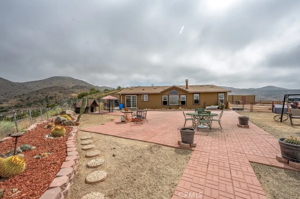 33330 Palen Agua Dulce, CA 91350