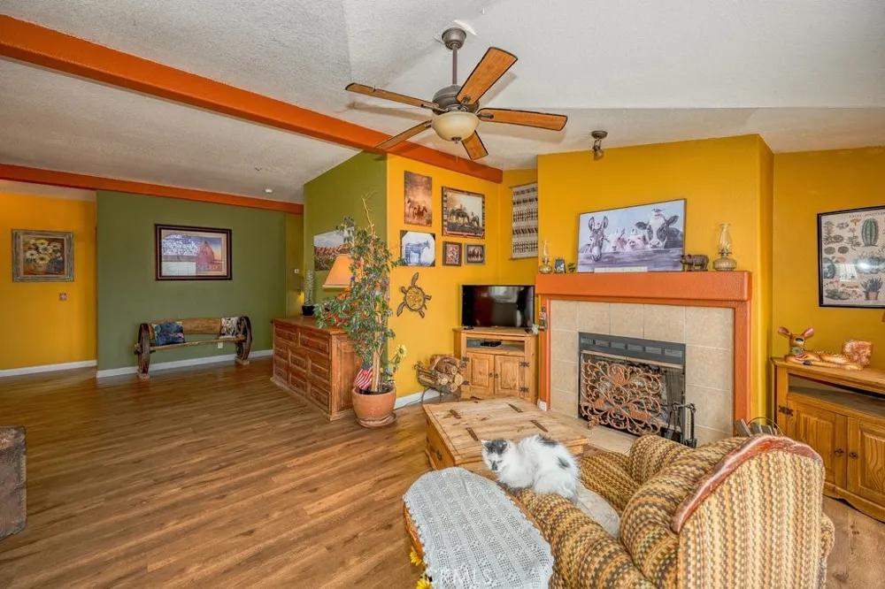 33330 Palen Agua Dulce, CA 91350