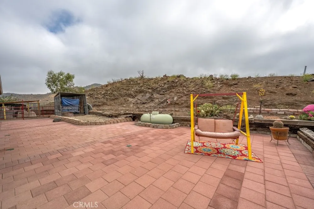 33330 Palen Agua Dulce, CA 91350