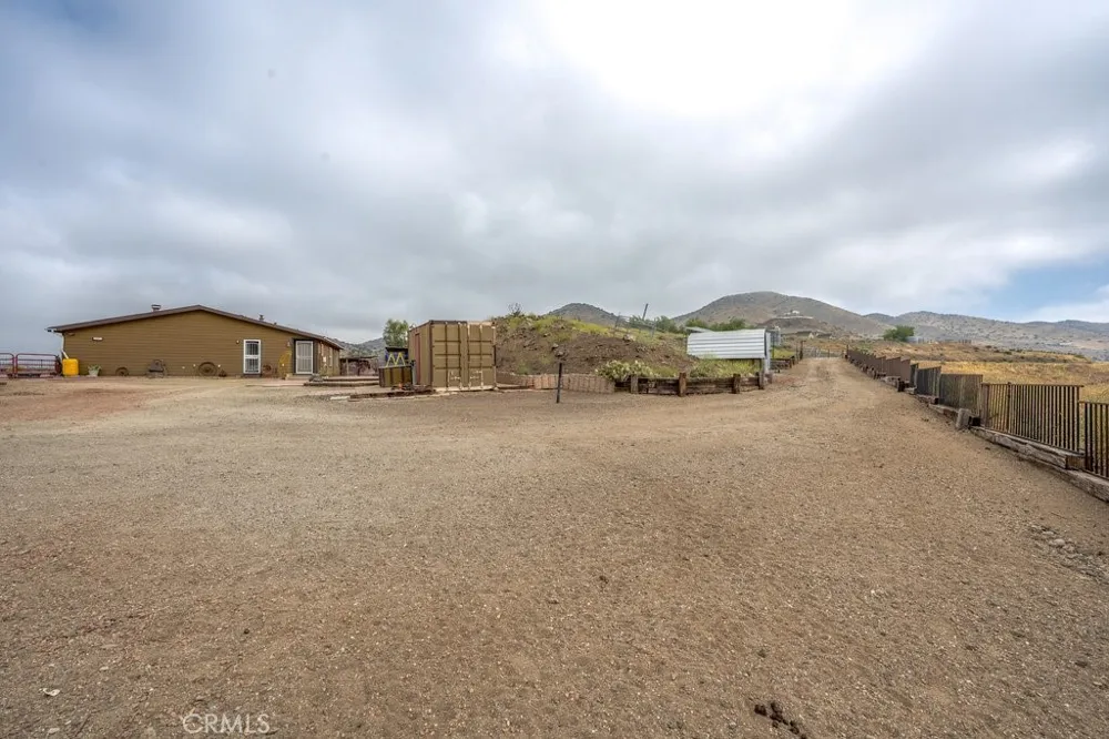 33330 Palen Agua Dulce, CA 91350