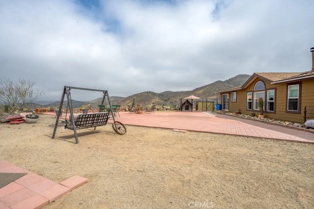 33330 Palen Agua Dulce, CA 91350