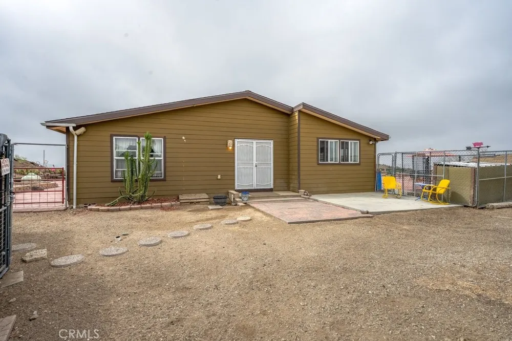 33330 Palen Agua Dulce, CA 91350