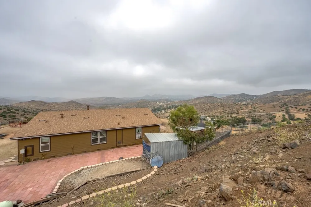 33330 Palen Agua Dulce, CA 91350