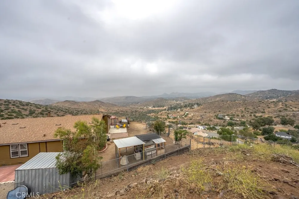 33330 Palen Agua Dulce, CA 91350