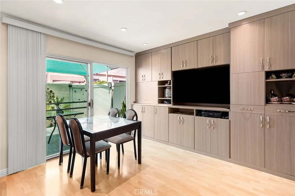 6312 Morse Avenue North Hollywood, CA 91606