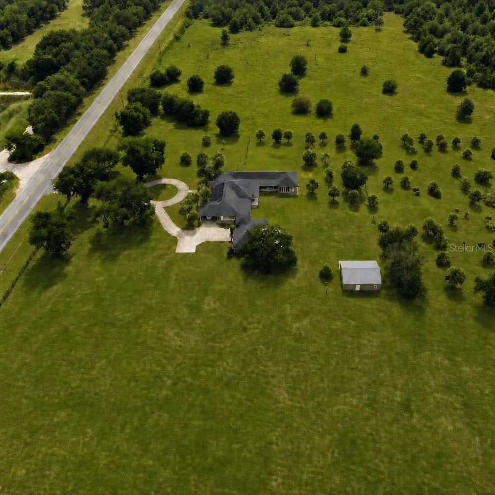 37180 COUNTY ROAD 452 Grand Island, FL 32735