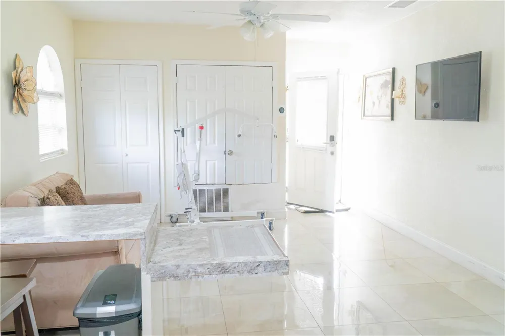 37180 COUNTY ROAD 452 Grand Island, FL 32735