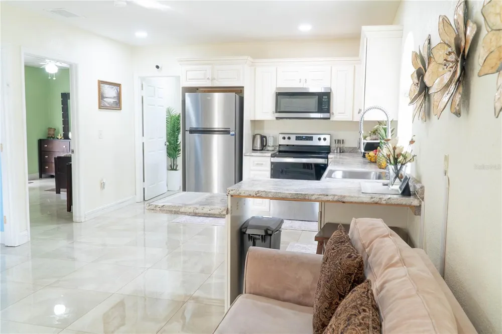 37180 COUNTY ROAD 452 Grand Island, FL 32735