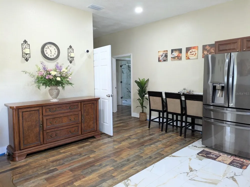 37180 COUNTY ROAD 452 Grand Island, FL 32735