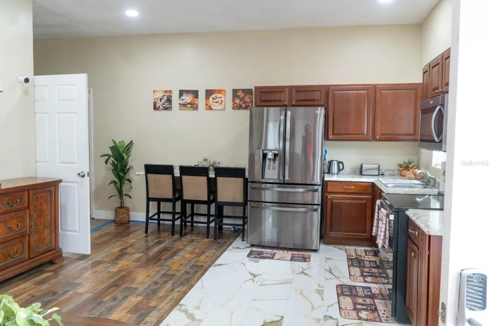 37180 COUNTY ROAD 452 Grand Island, FL 32735
