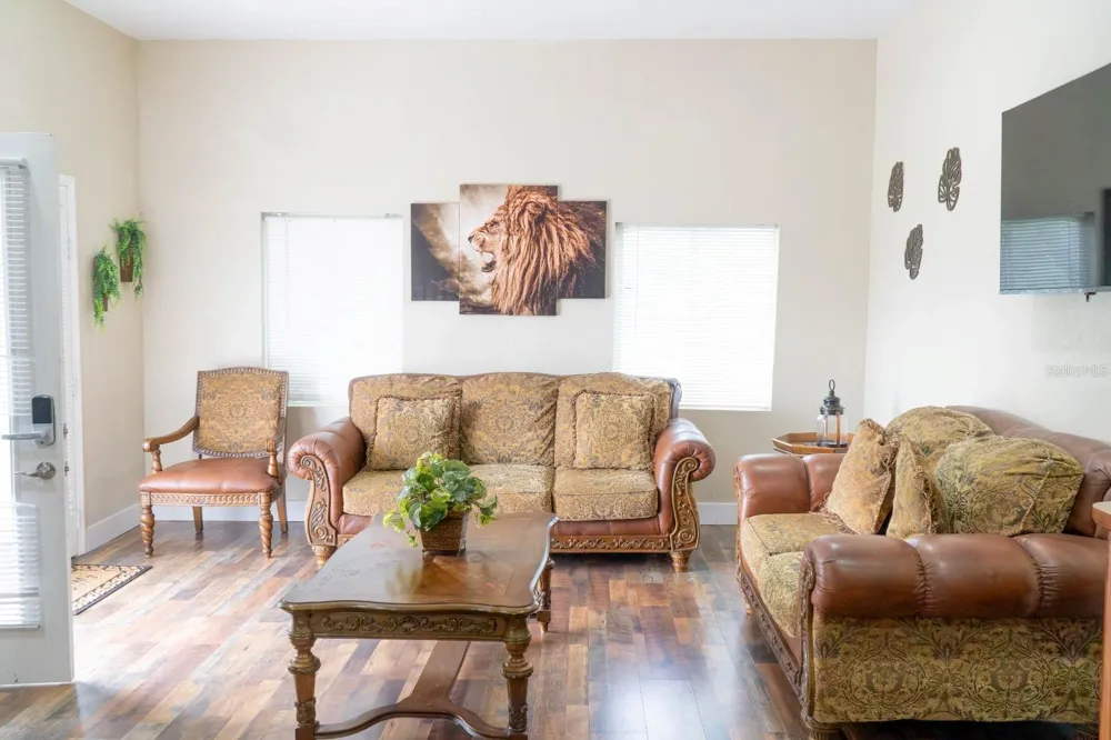 37180 COUNTY ROAD 452 Grand Island, FL 32735