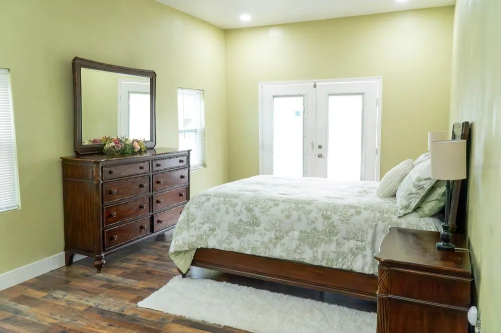 37180 COUNTY ROAD 452 Grand Island, FL 32735
