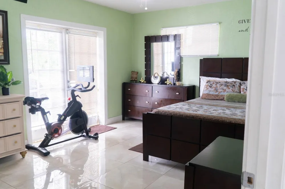 37180 COUNTY ROAD 452 Grand Island, FL 32735