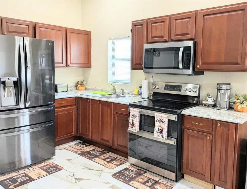37180 COUNTY ROAD 452 Grand Island, FL 32735