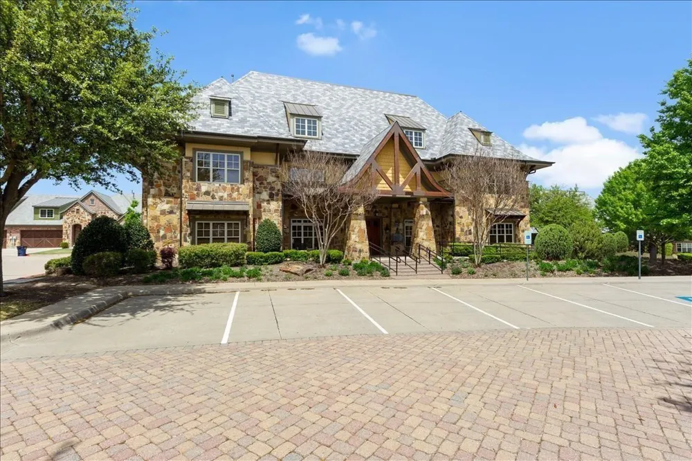 8641 Gracewood Drive McKinney, TX 75070