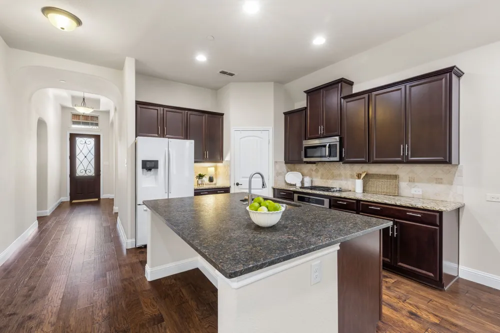 8641 Gracewood Drive McKinney, TX 75070