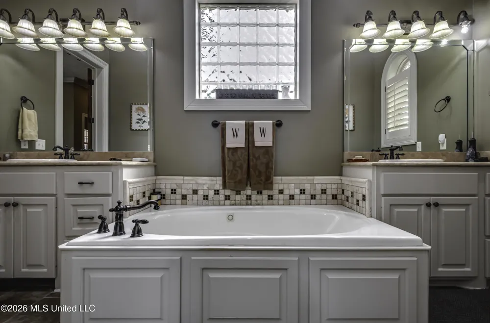 505 Jasper Circle Flowood, MS 39232