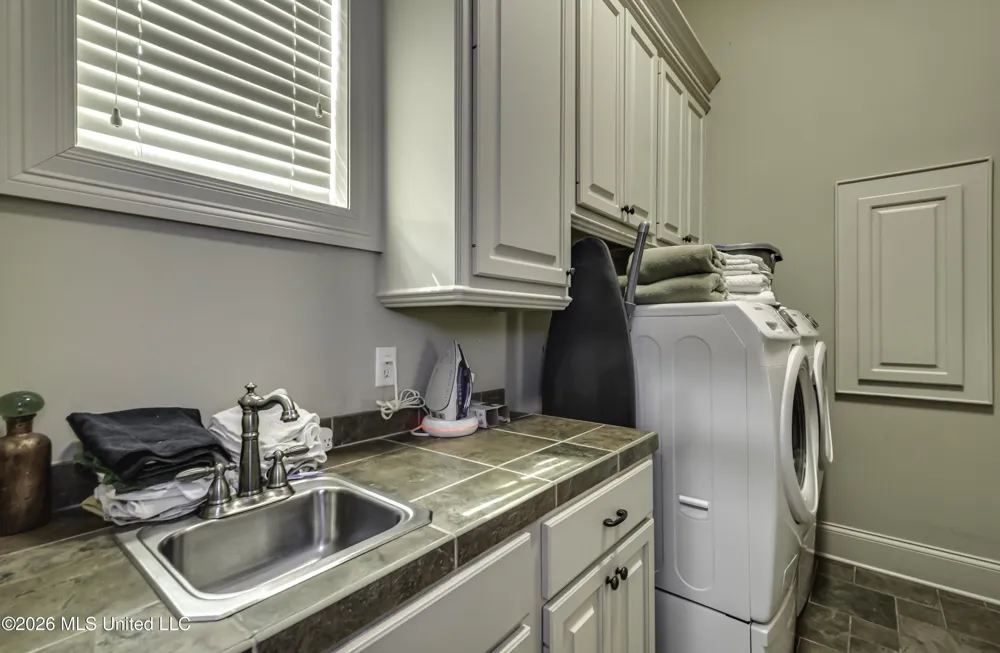 505 Jasper Circle Flowood, MS 39232