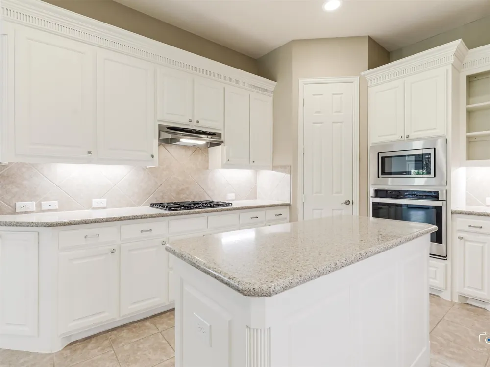 805 Barton Springs Drive Fairview, TX 75069