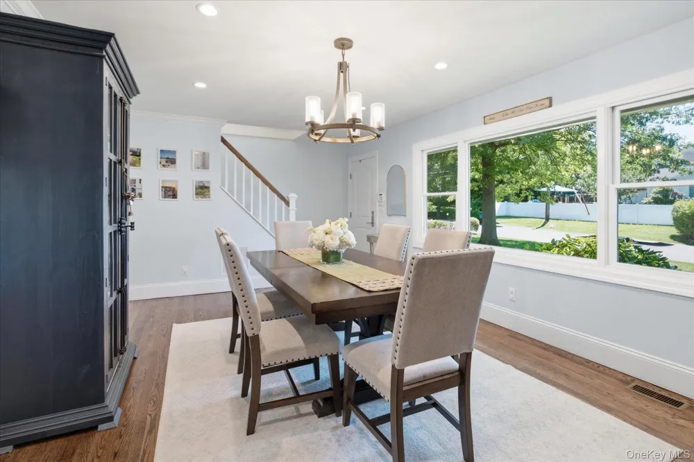 7 Vine Street Bayville, NY 11709