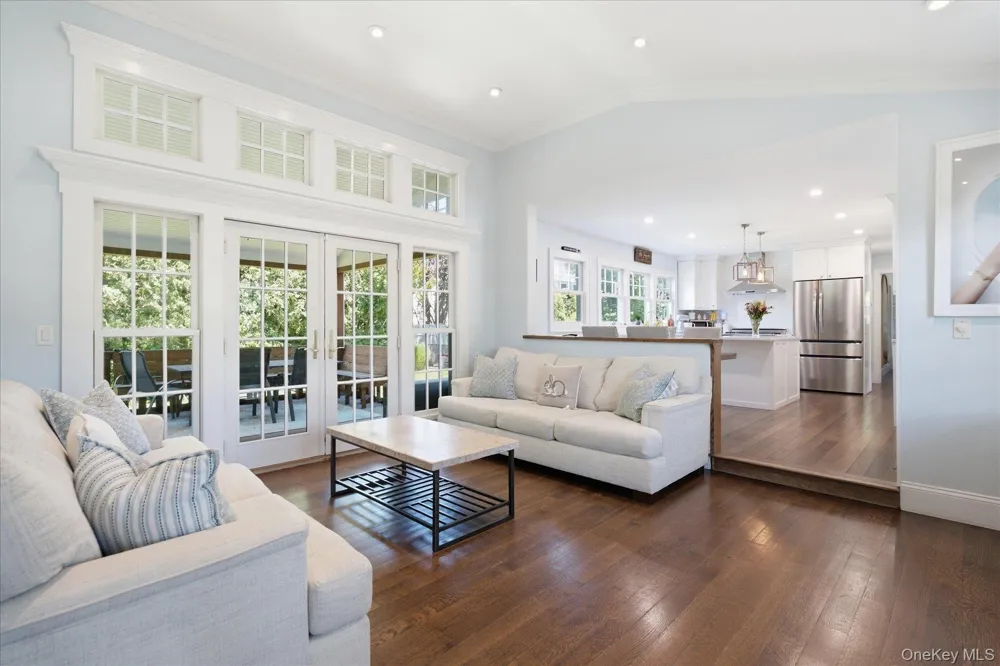 7 Vine Street Bayville, NY 11709