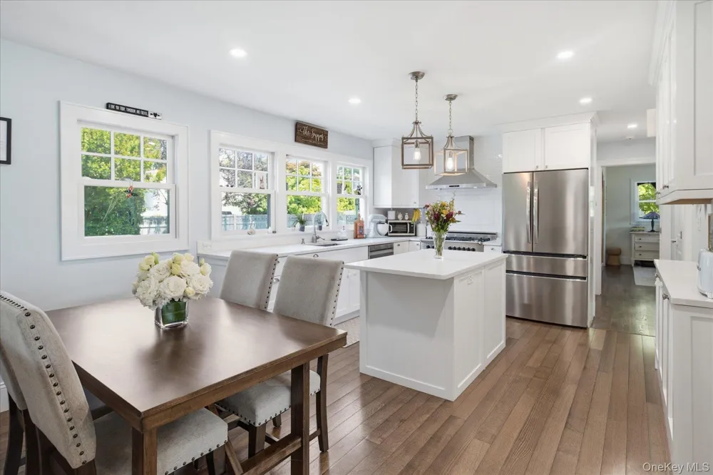 7 Vine Street Bayville, NY 11709