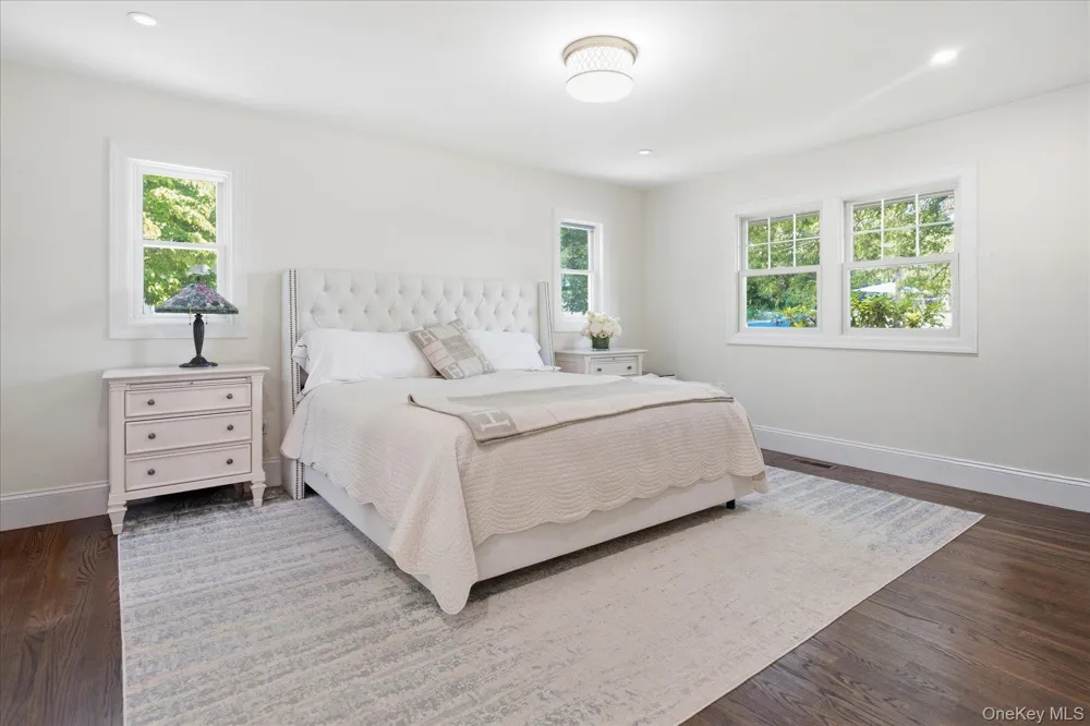 7 Vine Street Bayville, NY 11709