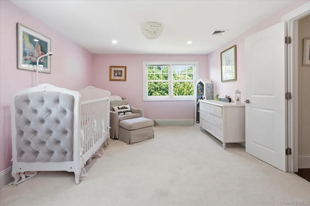 7 Vine Street Bayville, NY 11709