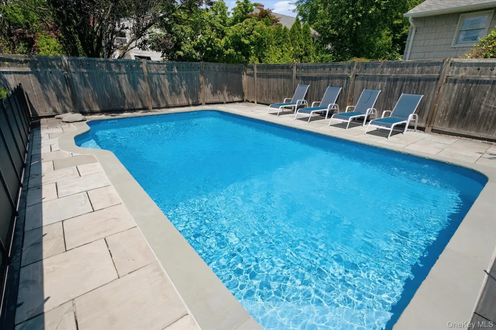 7 Vine Street Bayville, NY 11709