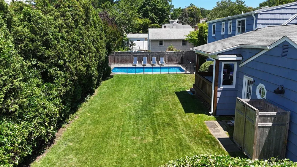 7 Vine Street Bayville, NY 11709