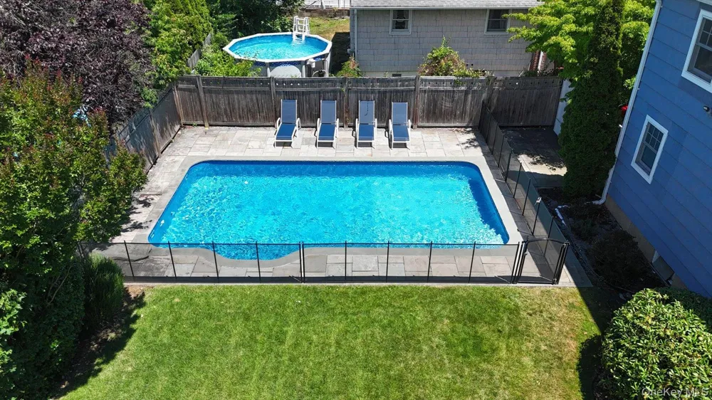 7 Vine Street Bayville, NY 11709