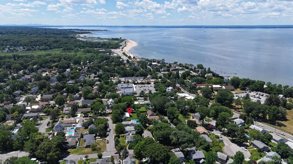 7 Vine Street Bayville, NY 11709