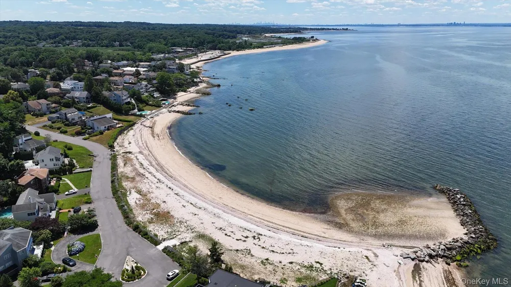 7 Vine Street Bayville, NY 11709