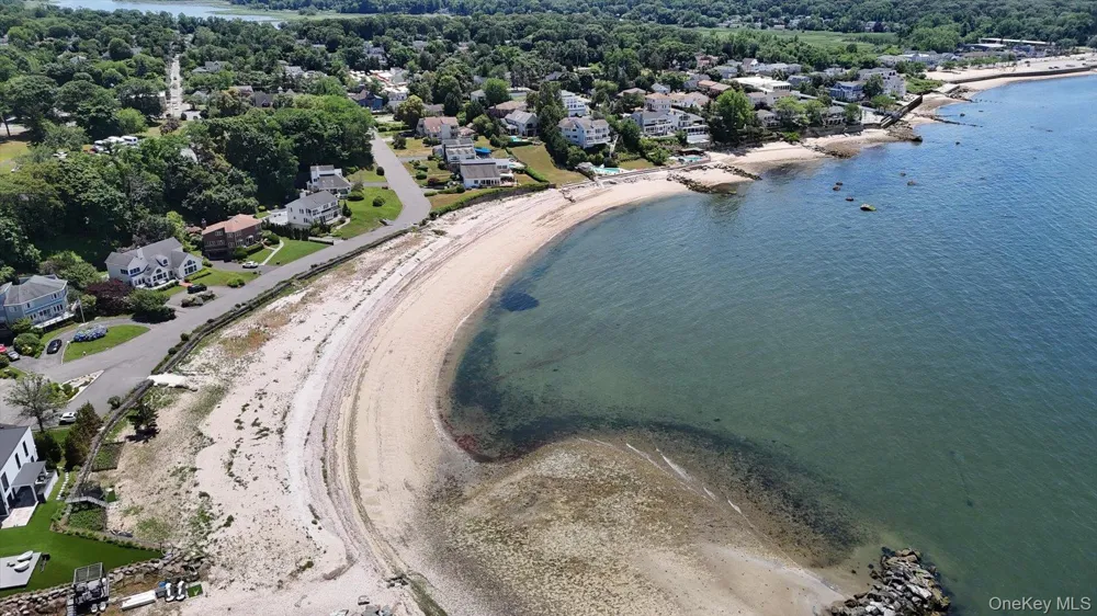 7 Vine Street Bayville, NY 11709