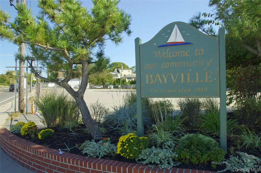 7 Vine Street Bayville, NY 11709