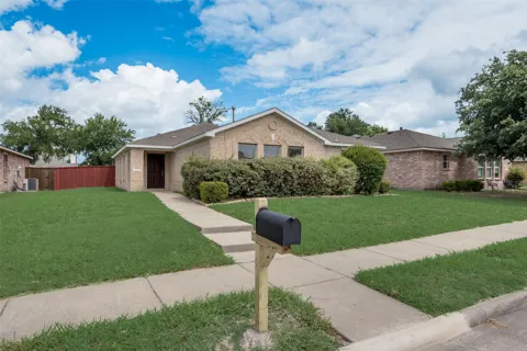 2133 Lone Pecan Drive